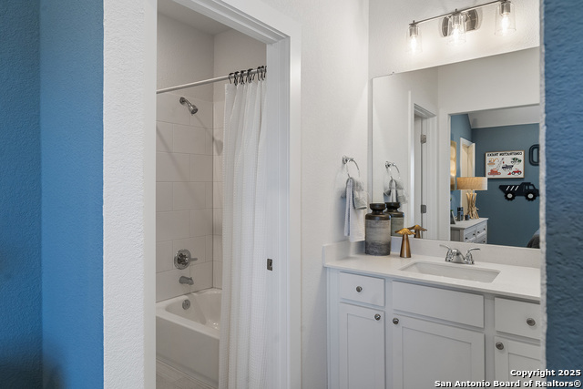 Image 22 of 44 For 409 Salamander St