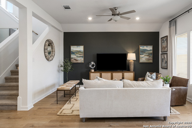 Image 5 of 44 For 409 Salamander St