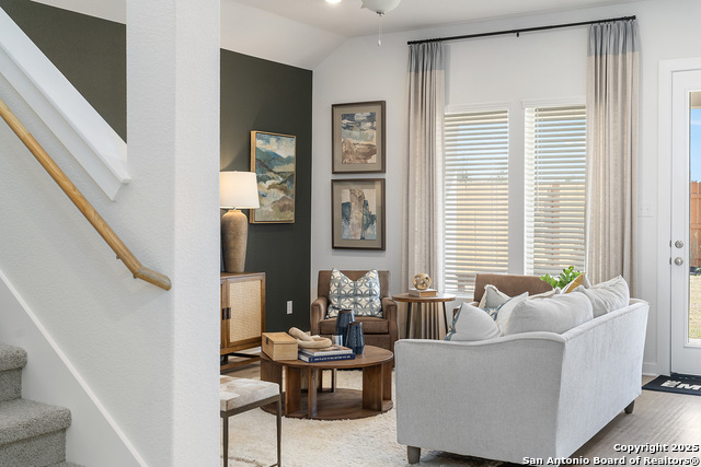 Image 6 of 44 For 409 Salamander St