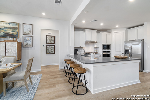 Image 7 of 44 For 409 Salamander St