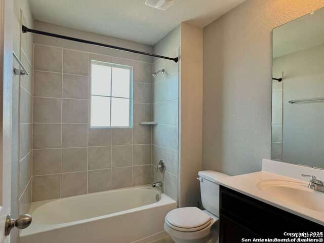 Image 19 of 29 For 13510 Whisper Bend