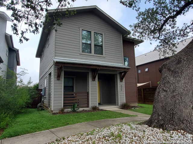 Listing photo id 0 for 539 Leigh  