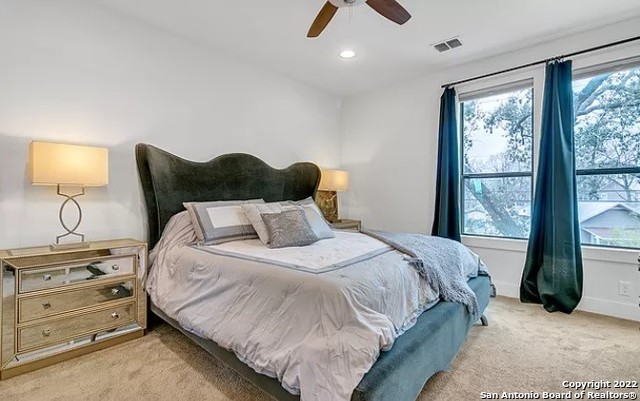 Listing photo id 20 for 539 Leigh  