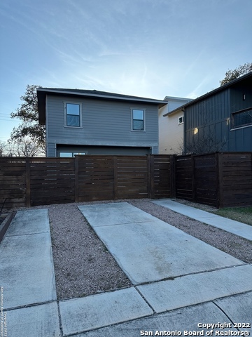 Listing photo id 26 for 539 Leigh  