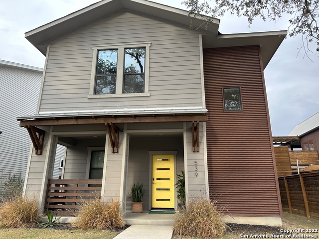 Listing photo id 3 for 539 Leigh  