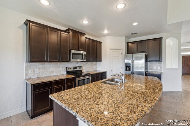 Listing photo id 14 for 604 Saddle Nest
