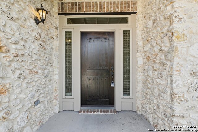 Listing photo id 2 for 604 Saddle Nest