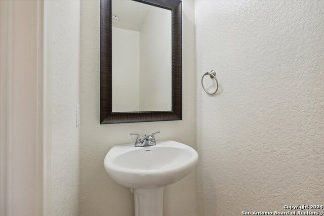 Listing photo id 41 for 604 Saddle Nest