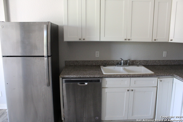 Image 3 of 6 For 1450 Craig 1