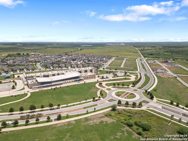 Image 3 of 33 For 424 Salamander St