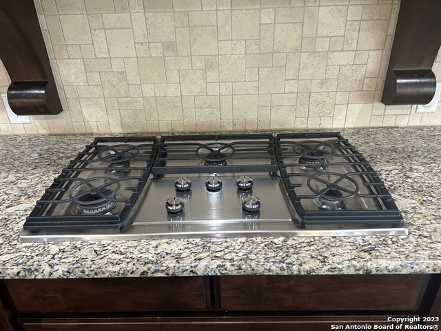 Image 21 of 38 For 8223 Winecup Hill