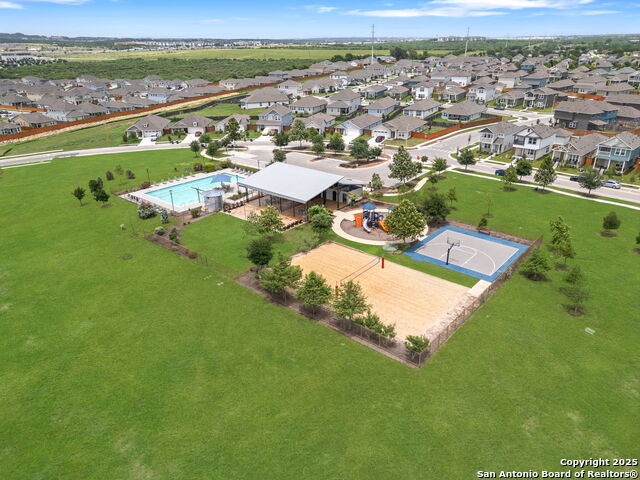 Listing photo id 7 for 506 Salamander St