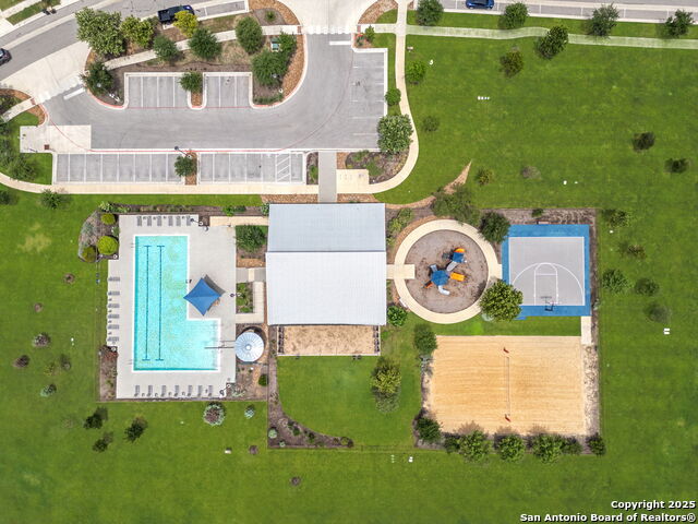 Listing photo id 11 for 502 Salamander St