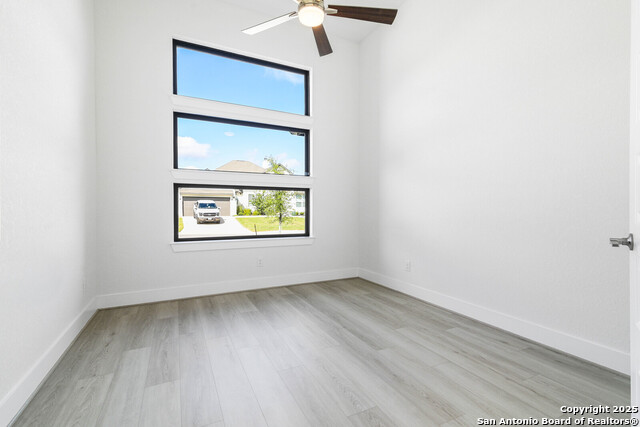 Image 4 of 42 For 29726 Millwood