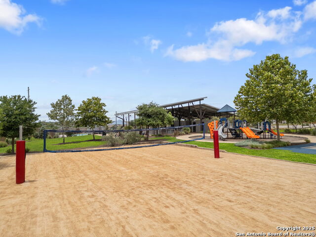 Listing photo id 16 for 510 Salamander St