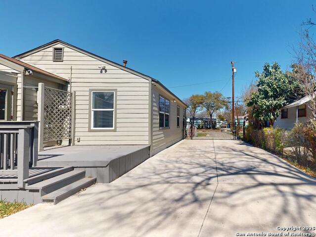 Image 34 of 41 For 138 New Haven