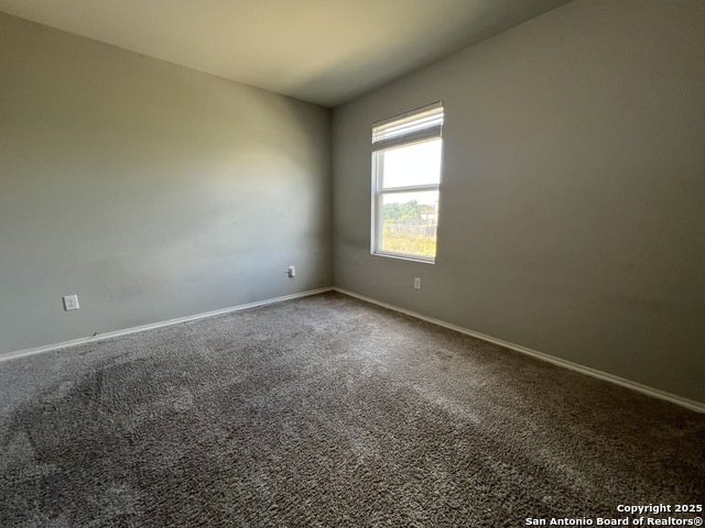 Listing photo id 11 for 12031 Silver