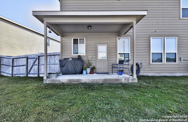 Listing photo id 12 for 12031 Silver