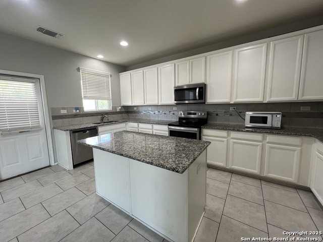 Listing photo id 3 for 12031 Silver