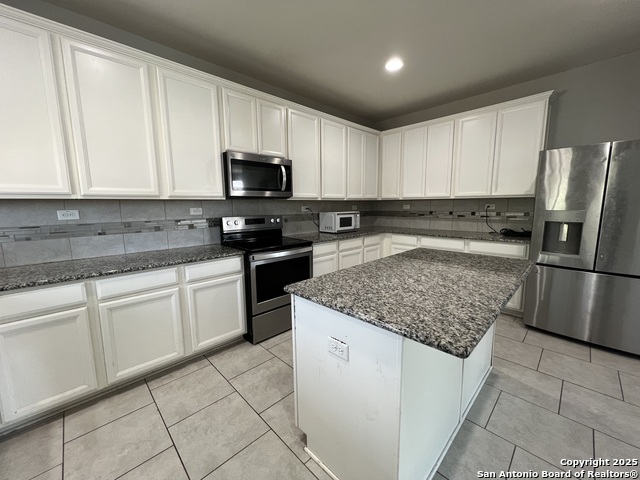 Listing photo id 4 for 12031 Silver