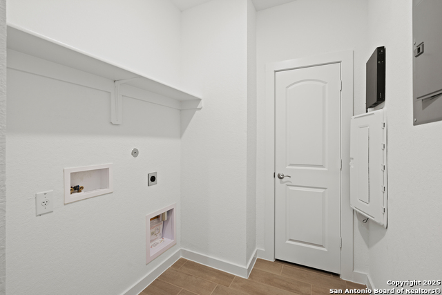 Image 20 of 34 For 233 Saddle Park