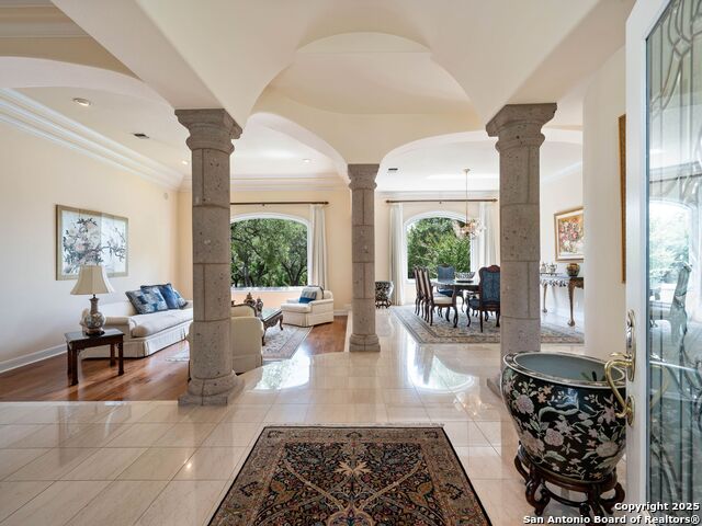 Image 4 of 36 For 43 Stratton Ln