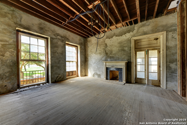 Listing photo id 13 for 6887 Von Ormy