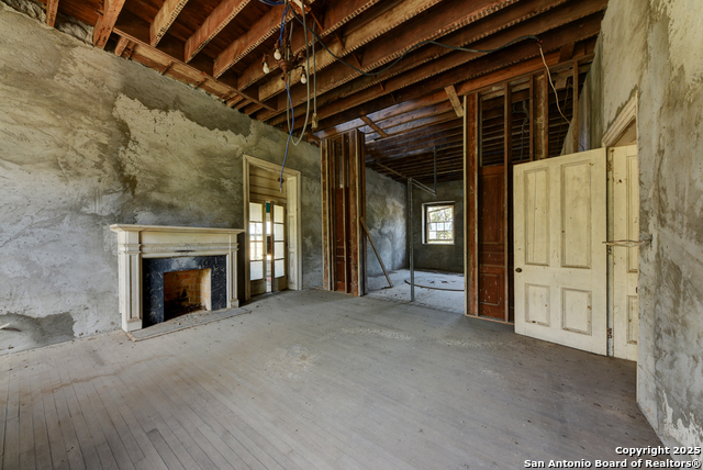 Listing photo id 14 for 6887 Von Ormy