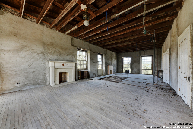 Listing photo id 24 for 6887 Von Ormy