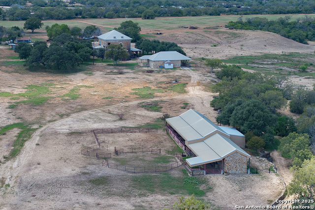 Listing photo id 44 for 6887 Von Ormy