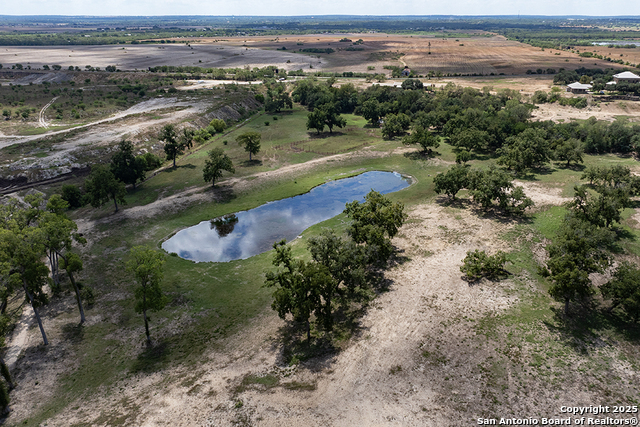 Listing photo id 46 for 6887 Von Ormy