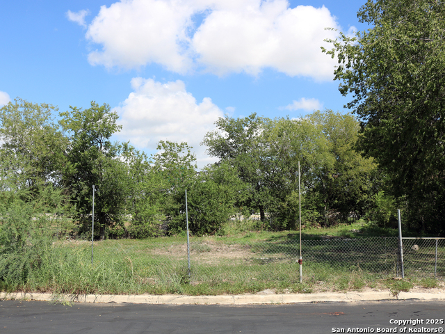 Listing photo id 1 for 751 Yucca  