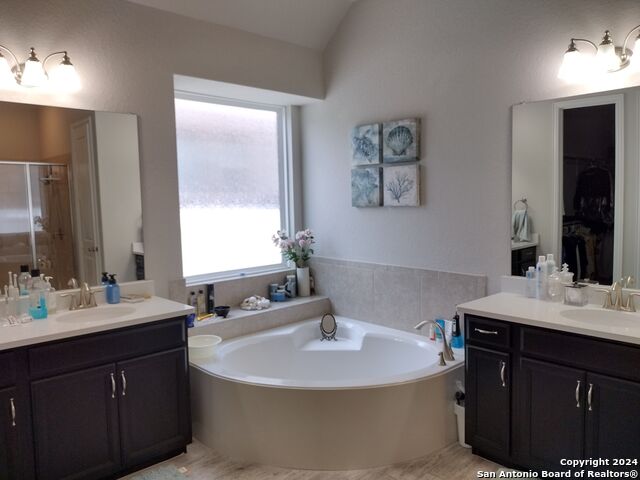 Image 39 of 41 For 12307 Merritt Villa