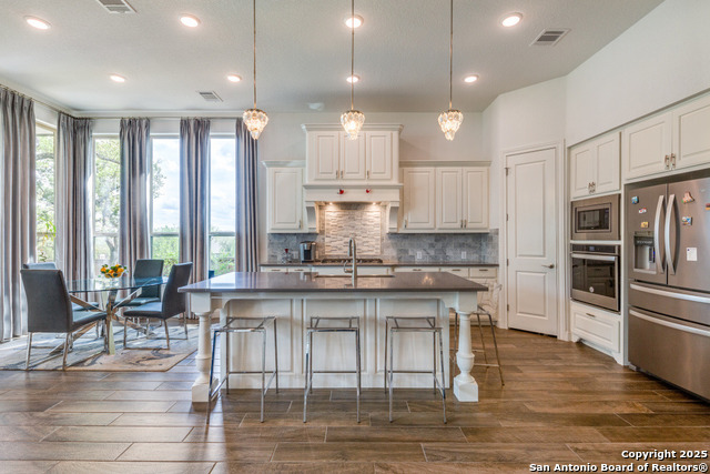 Image 11 of 50 For 24502 Emilia Way