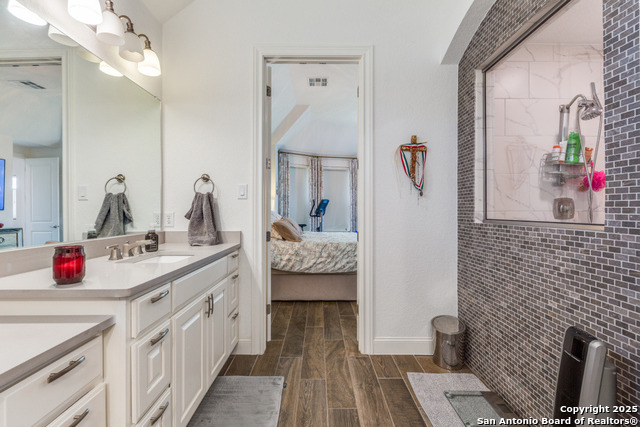 Image 23 of 50 For 24502 Emilia Way