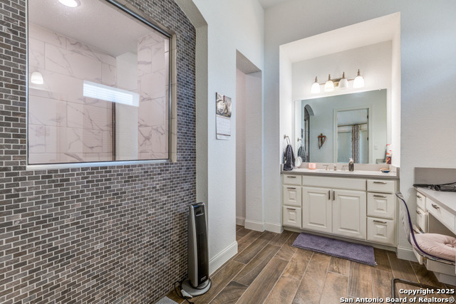 Image 24 of 50 For 24502 Emilia Way