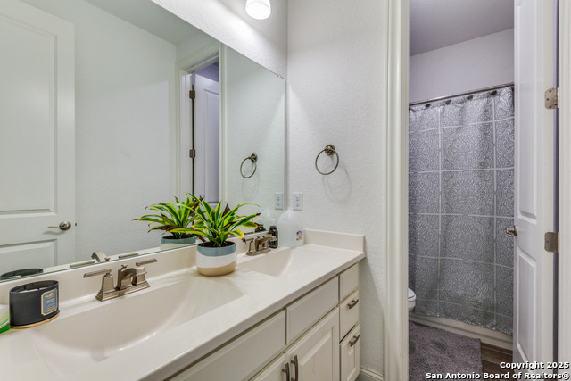 Image 27 of 50 For 24502 Emilia Way