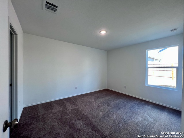 Listing photo id 11 for 8807 Astral Pl