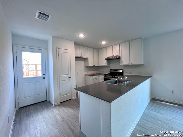 Listing photo id 0 for 8807 Astral Pl