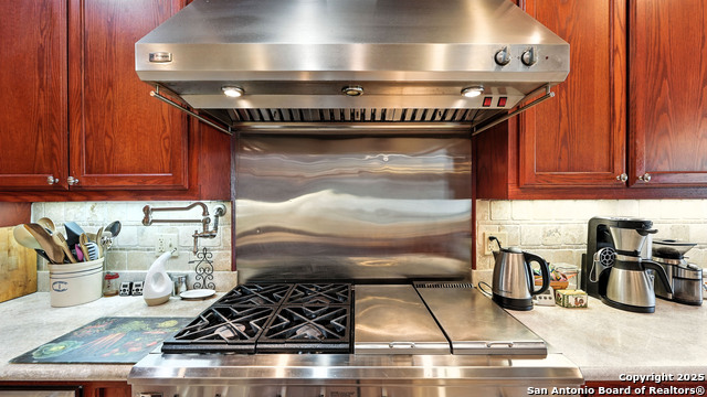 Listing photo id 21 for 6246 Fm 108  