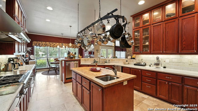 Listing photo id 23 for 6246 Fm 108  