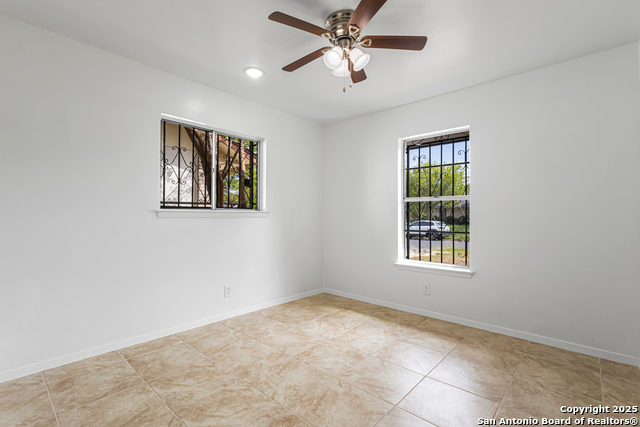 Image 17 of 28 For 4631 Kay Ann