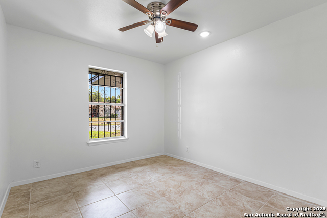 Image 20 of 28 For 4631 Kay Ann