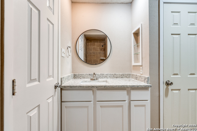 Image 15 of 25 For 14206 Short Horn