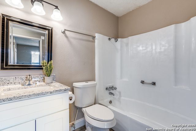 Image 20 of 25 For 14206 Short Horn