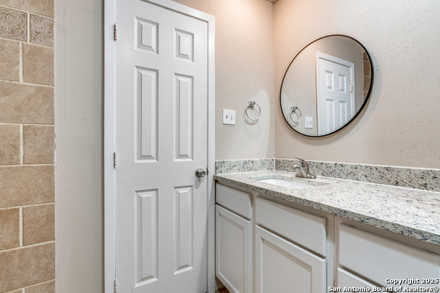 Image 21 of 25 For 14206 Short Horn