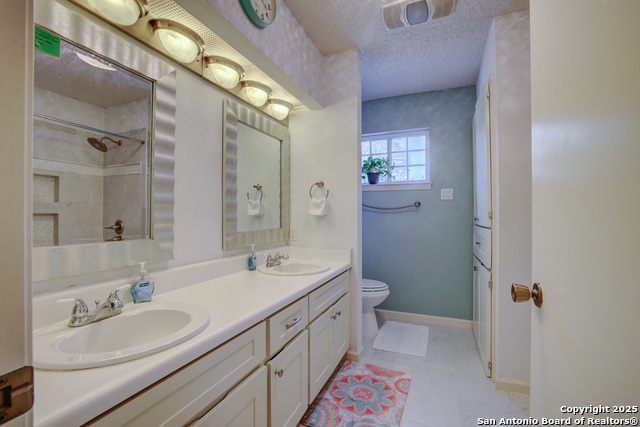 Image 28 of 43 For 310 Stoneham Circle