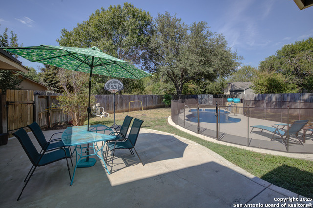 Image 36 of 43 For 310 Stoneham Circle