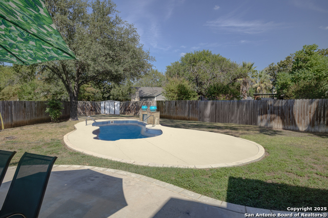 Image 38 of 43 For 310 Stoneham Circle