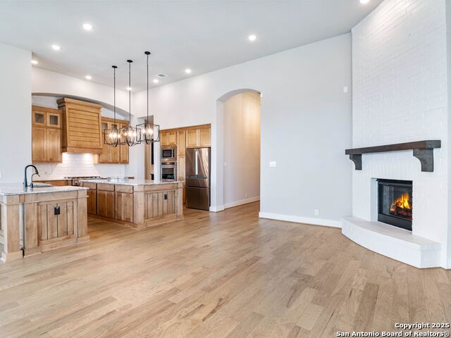 Listing photo id 8 for 2129 Glendon Drive